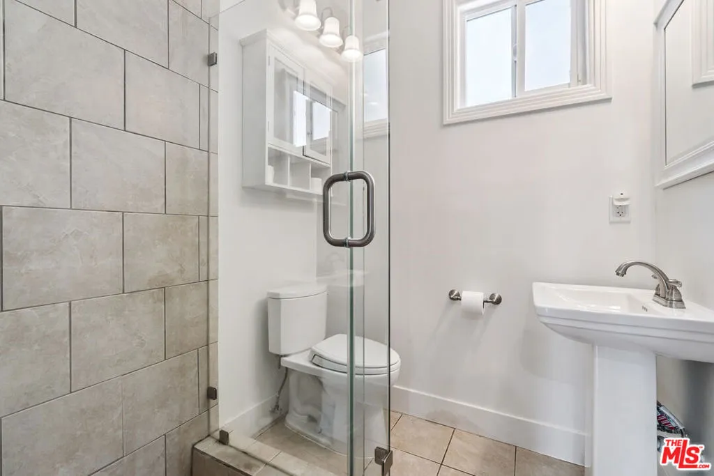 956 S Longwood Avenue, Los Angeles, California 90019 home-pic-41